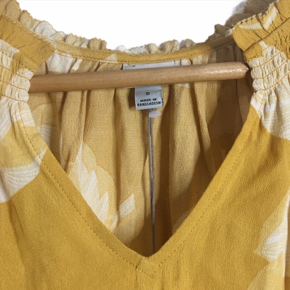 A New Day Yellow Floral Flutter Sleeve V Neck Flowy Top S Small - Picture 8 of 11